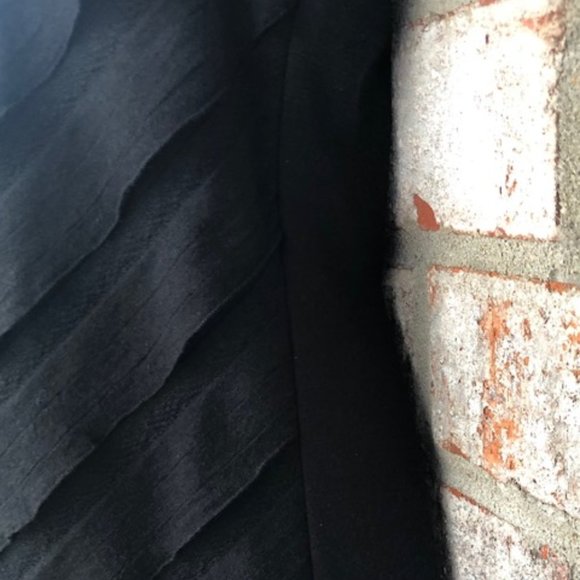 AB STUDIO DIAGONAL TIERED RUFFLED BLACK TOP - Picture 8 of 15